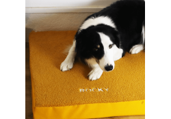 Coussin pour chien PREMIUM tissu bouclette ocre L